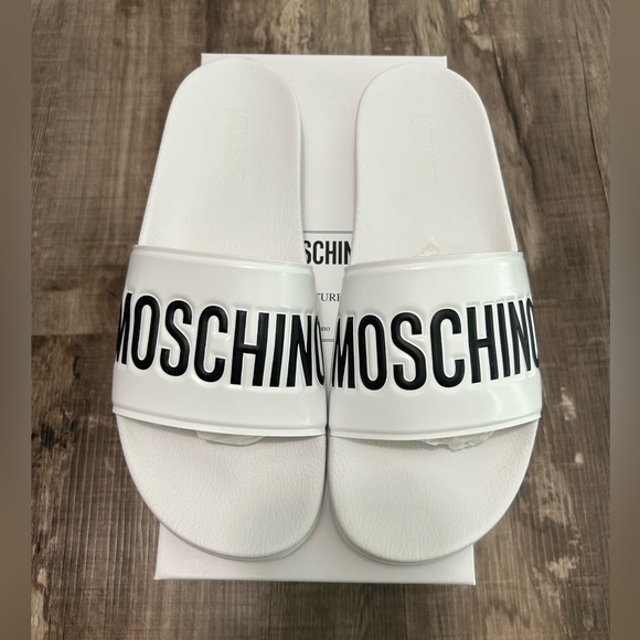 Moschino slides - Picture 2 of 9